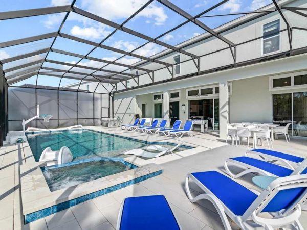Luxury Davenport Vacation Rental Near Disney Attractions