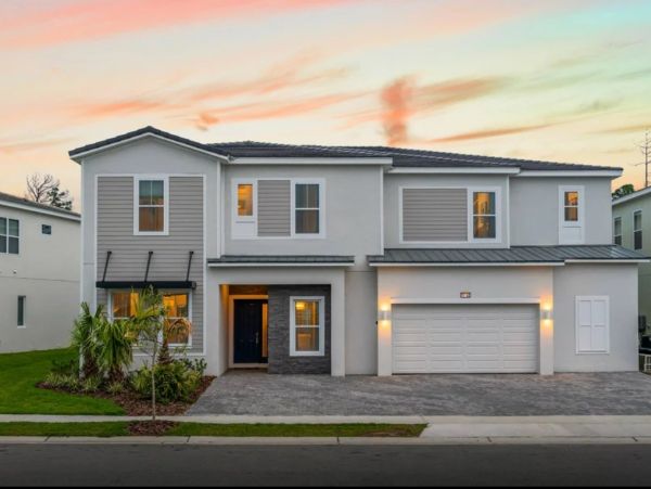 Luxury Eleven Bedroom Vacation Home in Orlando