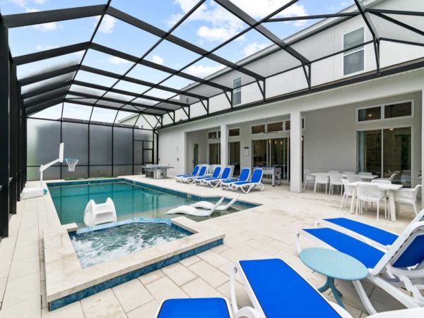 Luxury Eleven Bedroom Vacation Home in Orlando