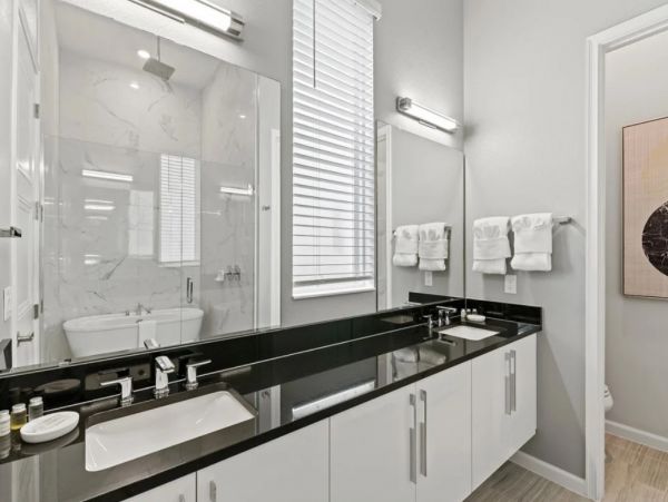 Luxury Eleven Bedroom Vacation Home in Orlando