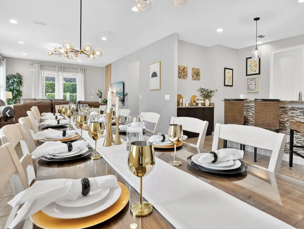 11 Bedroom Fabulous Vacation Villa Orlando private Pool Sleeps 28