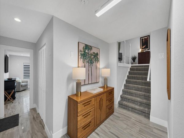 Three Bedroom Modern Home With Pool And Spa