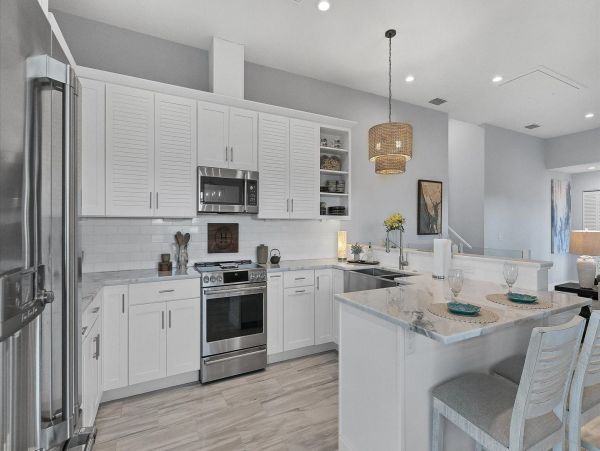 Three Bedroom Modern Home With Pool And Spa