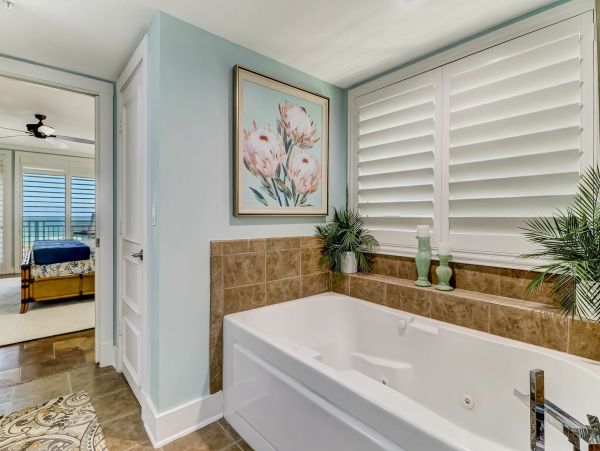 Luxury Amelia Island Vacation Rental 6-Bedroom Oceanfront Home with Pool & Rooftop Deck