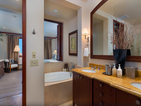 Paradise Home with 3 Bedrooms & Great Amenities