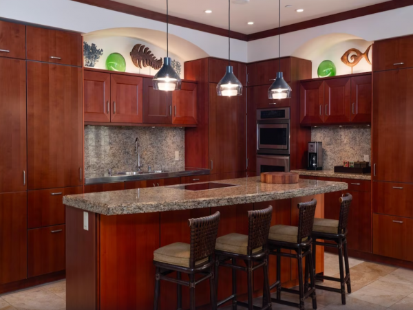 Paradise Home with 3 Bedrooms & Great Amenities