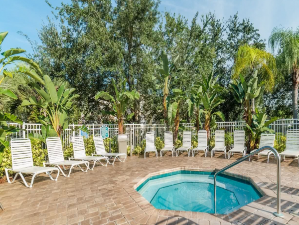 Kissimmee Spacious Three Bedroom Vacation Rental