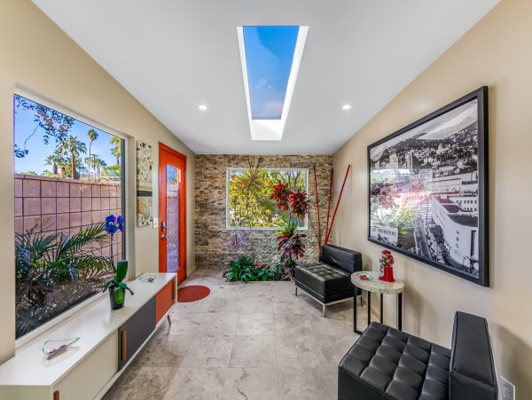 Mountain View Stylish Home With Private Pool and Hot Tub