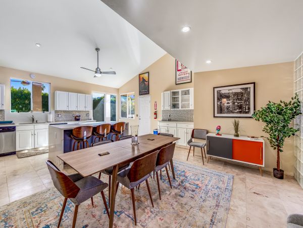 Mountain View Stylish Home With Private Pool and Hot Tub