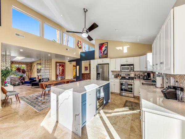 Mountain View Stylish Home With Private Pool and Hot Tub