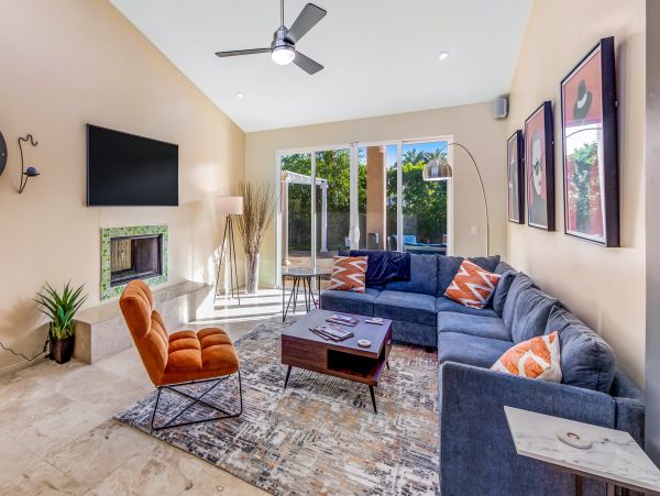 Mountain View Stylish Home With Private Pool and Hot Tub