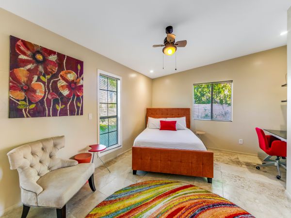 Mountain View Stylish Home With Private Pool and Hot Tub