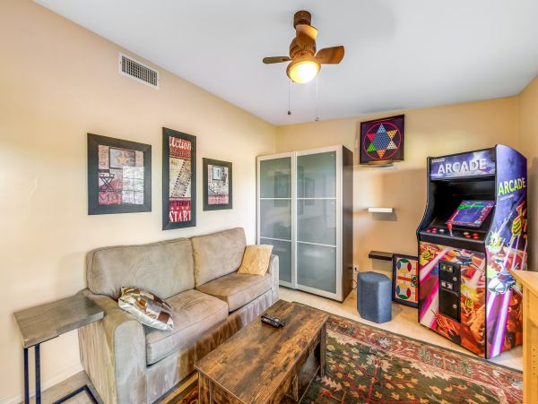 Mountain View Stylish Home With Private Pool and Hot Tub