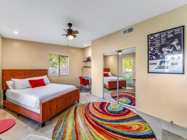 Mountain View Stylish Home With Private Pool and Hot Tub
