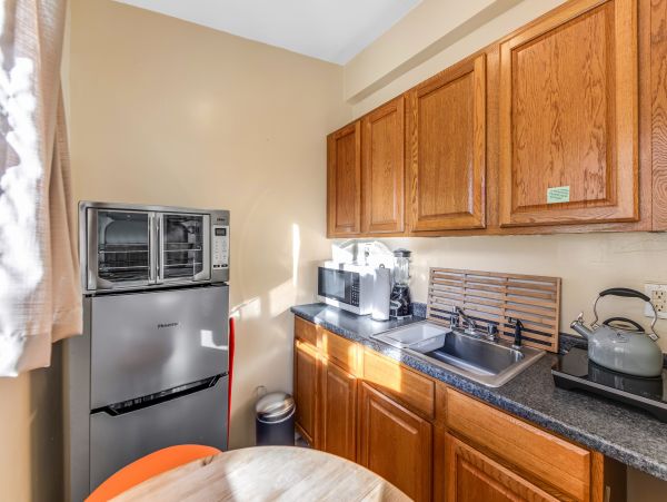 Mountain View Stylish Home With Private Pool and Hot Tub