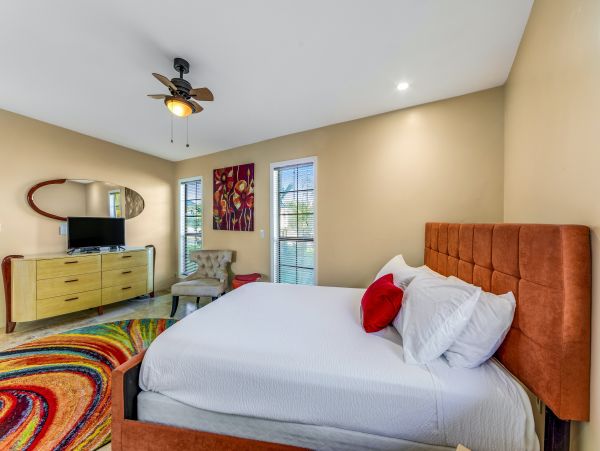Mountain View Stylish Home With Private Pool and Hot Tub