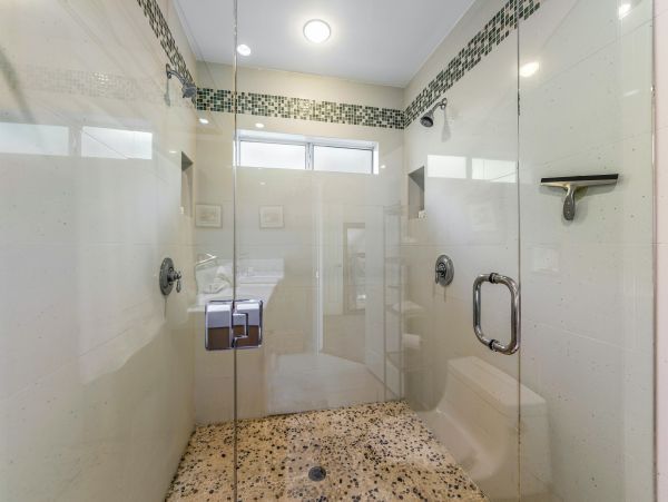 Mountain View Stylish Home With Private Pool and Hot Tub