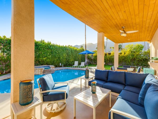 Mountain View Stylish Home With Private Pool and Hot Tub