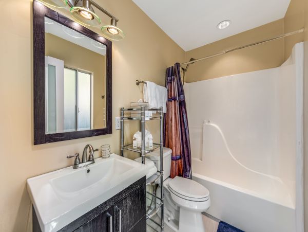 Mountain View Stylish Home With Private Pool and Hot Tub