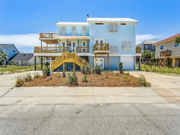 Confortable Pensacola Beach Home with Five Bedroom