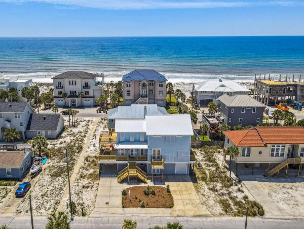 Confortable Pensacola Beach Home with Five Bedroom