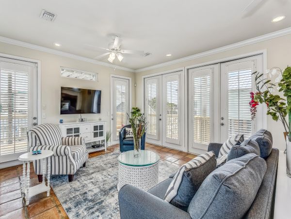 Confortable Pensacola Beach Home with Five Bedroom