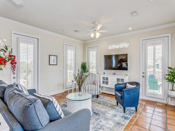 Confortable Pensacola Beach Home with Five Bedroom
