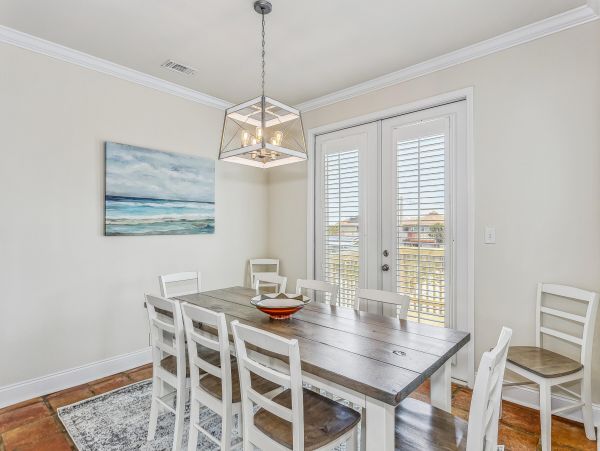 Confortable Pensacola Beach Home with Five Bedroom