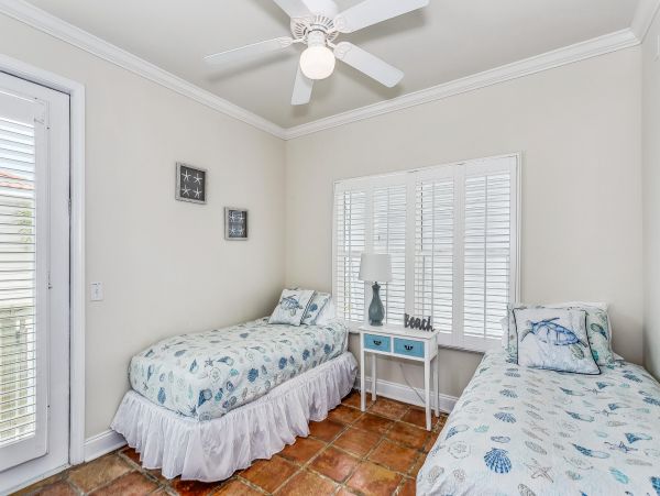 Confortable Pensacola Beach Home with Five Bedroom