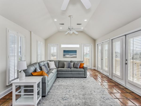 Confortable Pensacola Beach Home with Five Bedroom