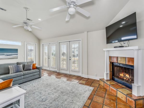 Confortable Pensacola Beach Home with Five Bedroom