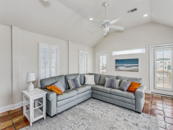 Confortable Pensacola Beach Home with Five Bedroom