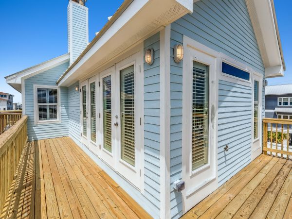 Confortable Pensacola Beach Home with Five Bedroom