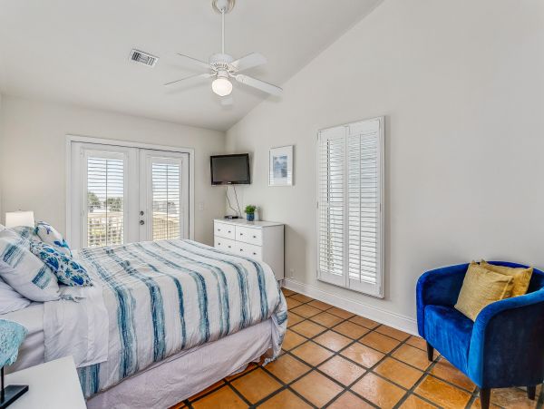 Confortable Pensacola Beach Home with Five Bedroom