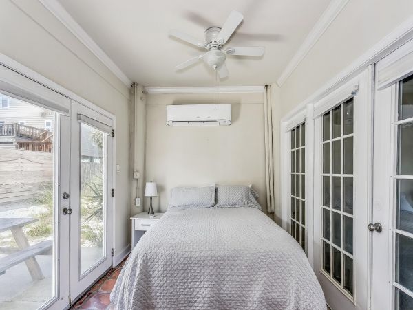 Confortable Pensacola Beach Home with Five Bedroom