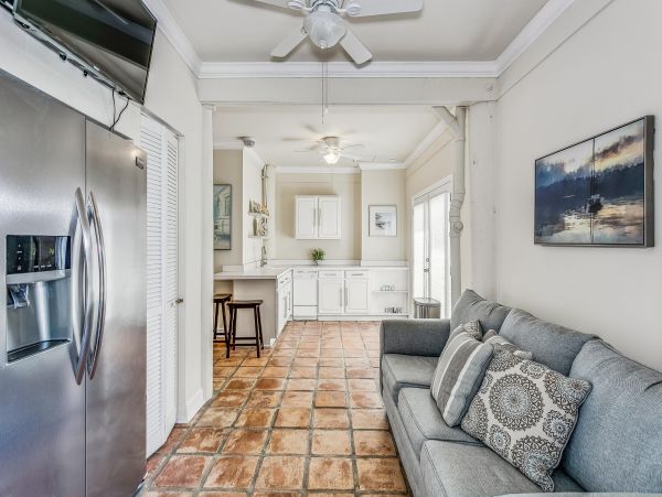 Confortable Pensacola Beach Home with Five Bedroom