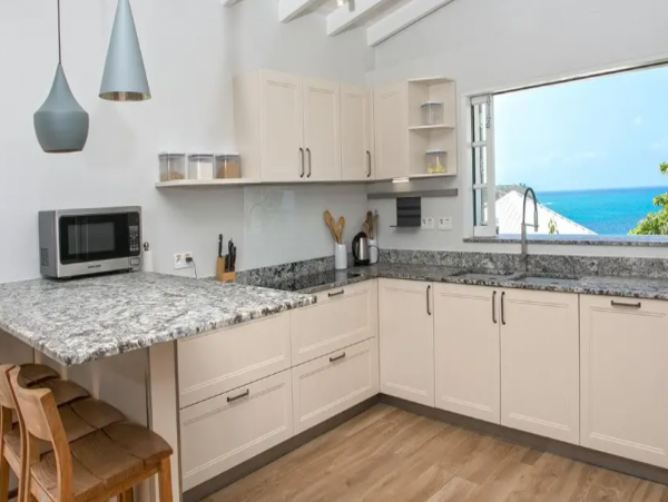 Modern Villa with 7 Bedrooms and Amazing Amenities