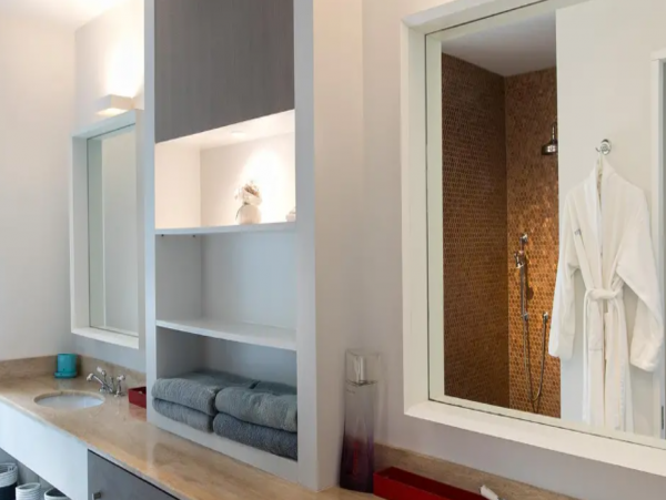 Modern Villa with 7 Bedrooms and Amazing Amenities