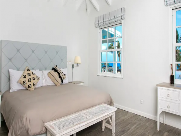 Modern Villa with 7 Bedrooms and Amazing Amenities
