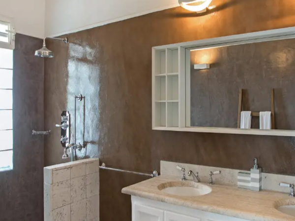 Modern Villa with 7 Bedrooms and Amazing Amenities