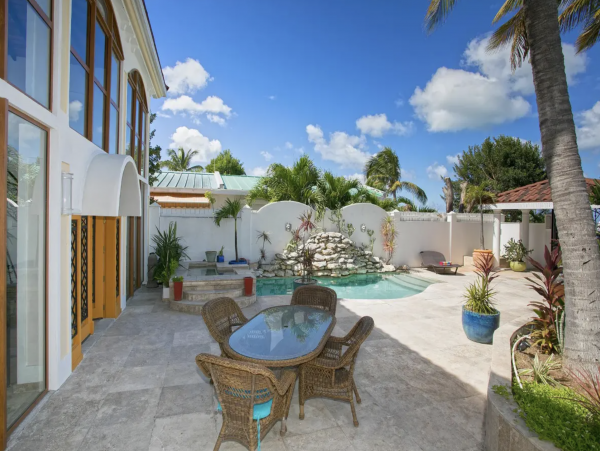 Six Bedroom Beachfront Vacation Rental in St. Martin