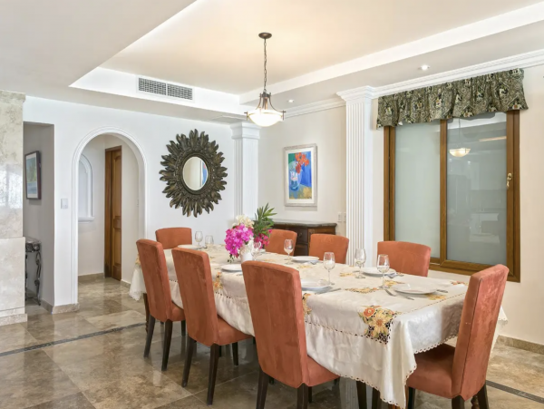 Six Bedroom Beachfront Vacation Rental in St. Martin