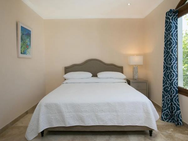 Six Bedroom Beachfront Vacation Rental in St. Martin