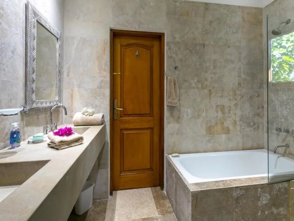 Six Bedroom Beachfront Vacation Rental in St. Martin