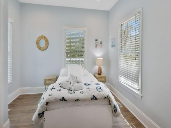 Charming Beachside Hilton Head 5-Bedroom Retreat with a Pool