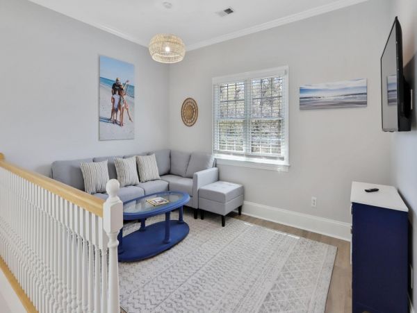 Charming Beachside Hilton Head 5-Bedroom Retreat with a Pool