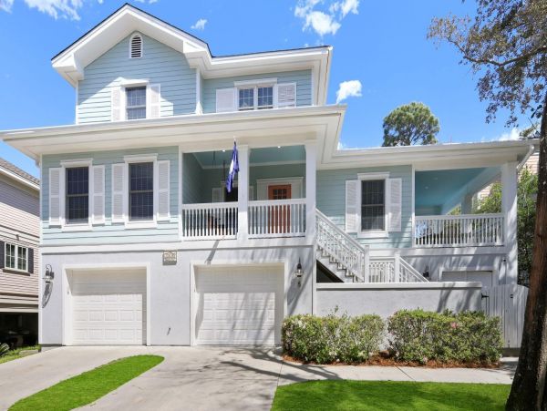Charming Beachside Hilton Head 5-Bedroom Retreat with a Pool