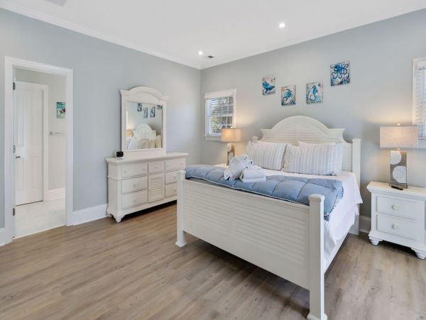Charming Beachside Hilton Head 5-Bedroom Retreat with a Pool