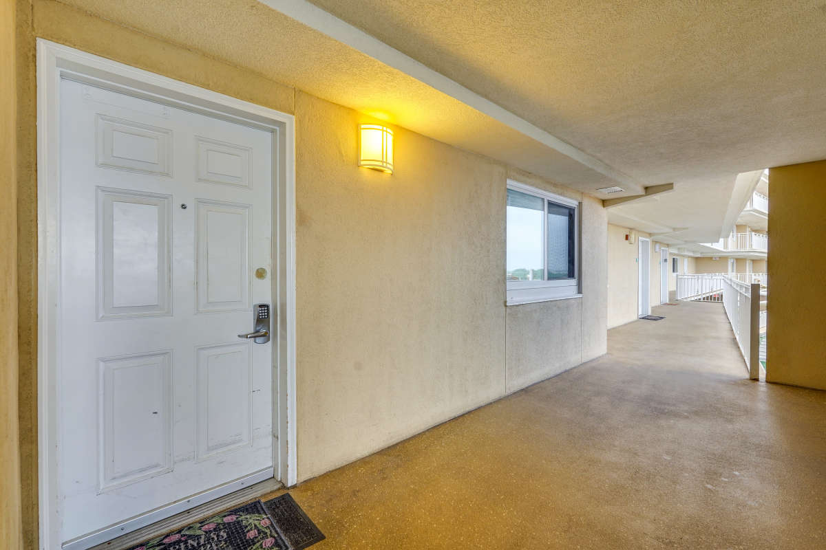 Panama City Beach Lovely Condo with Full Ocean Views