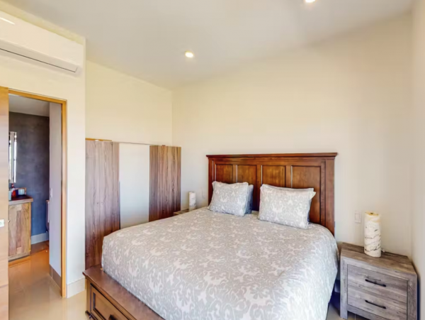 Stunning 2 bedroom with Sea Views